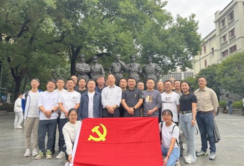追寻红色足迹 坚定理想信念——蓝颜gtv
党委开展红色研学活动